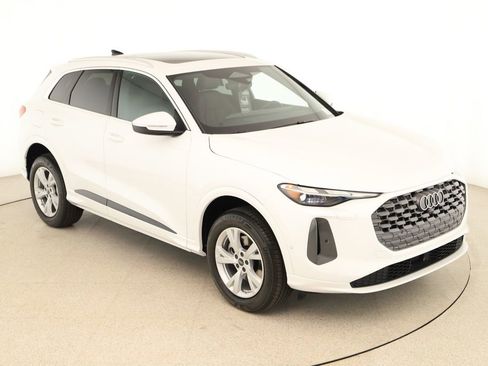 New 2025 Audi Q5 Premium AWD/4WD image 30
