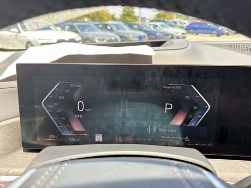 Used 2025 BMW X7 xDrive40i AWD/4WD image 31