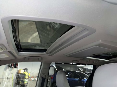 Used 2017 Toyota Sienna Limited Premium AWD/4WD image 25