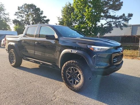 Used 2024 Chevrolet Colorado ZR2 w/ ZR2 Convenience Package III AWD/4WD image 1