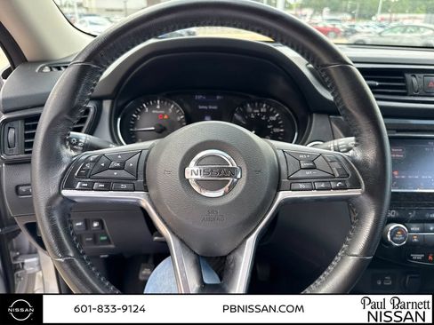 Used 2018 Nissan Rogue SV FWD image 14