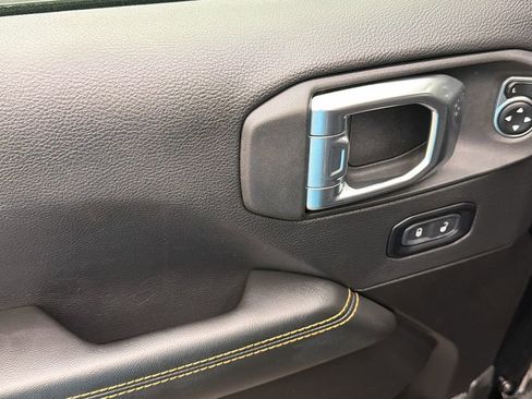 Used 2025 Jeep Wrangler Unlimited Sahara w/ Safety Group image 31