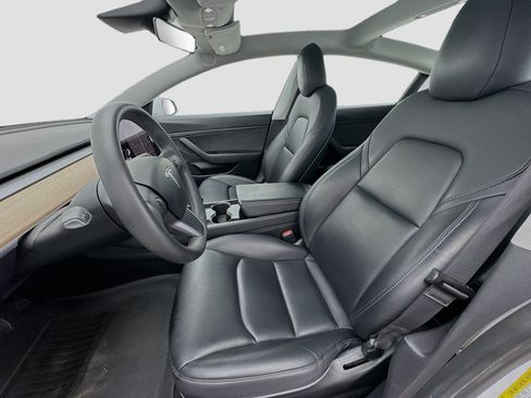Used 2020 Tesla Model 3 Standard Range Plus RWD image 13