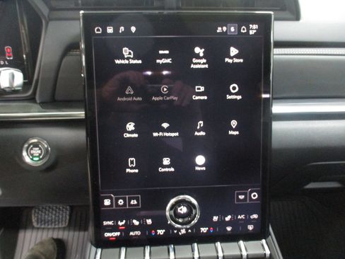 New 2026 GMC Terrain Elevation w/ Elevation Premium Package AWD/4WD image 32