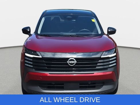 Used 2025 Nissan Kicks SV AWD/4WD image 2