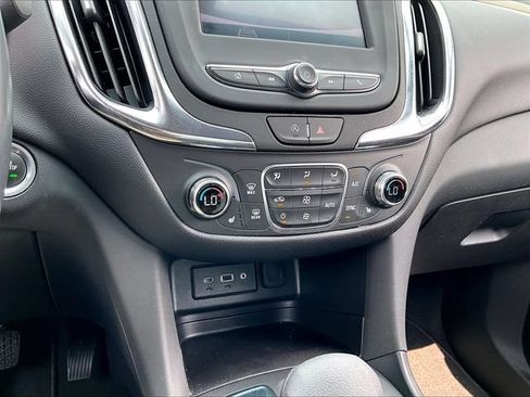 Used 2024 Chevrolet Equinox LT FWD image 27