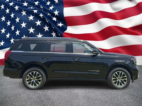 Certified 2025 Ford Expedition Platinum AWD/4WD image 4