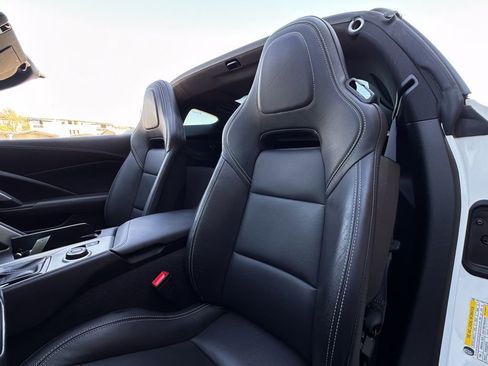 Used 2019 Chevrolet Corvette Stingray Coupe w/ 1LT image 21