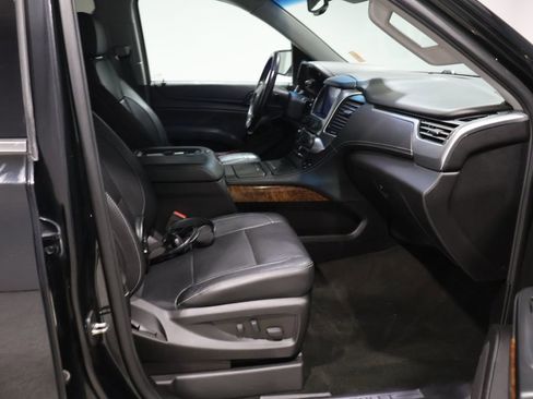 Used 2018 Chevrolet Suburban Premier image 26