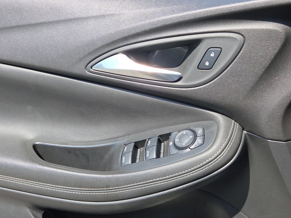 Certified 2024 Buick Encore GX Sport Touring FWD image 26