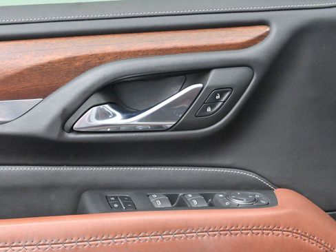 Used 2023 GMC Yukon XL Denali Ultimate image 14