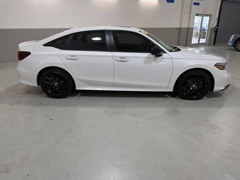 Used 2025 Honda Civic Sport image 10