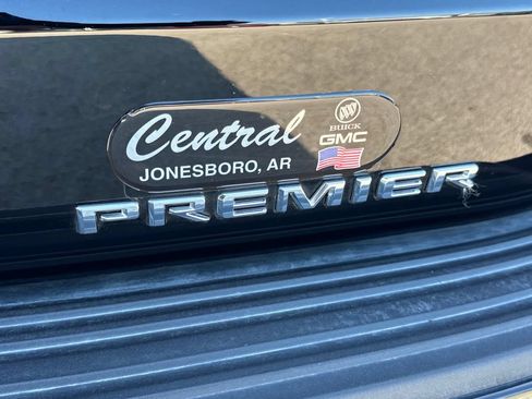 Used 2025 Chevrolet Tahoe Premier AWD/4WD image 6