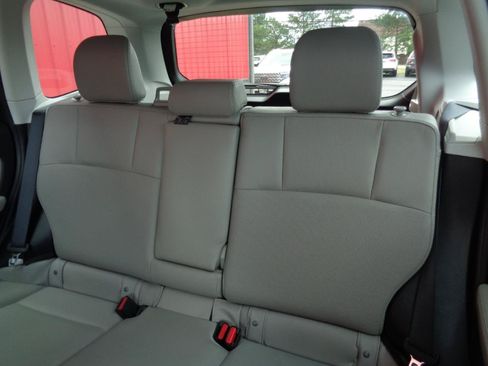 Used 2018 Subaru Forester 2.5i Limited AWD/4WD image 9