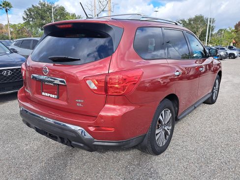 Used 2017 Nissan Pathfinder SL w/ SL Tech Package image 6