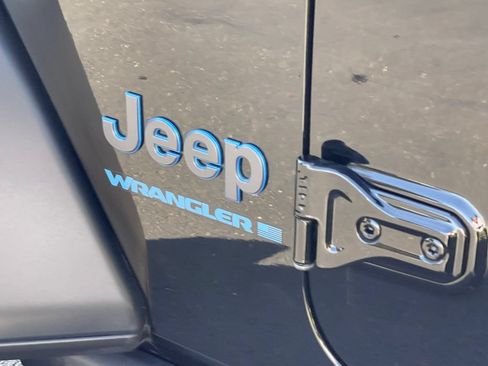 Used 2024 Jeep Wrangler Unlimited AWD/4WD image 13