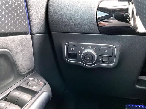 Used 2025 Mercedes-Benz GLA 250 image 35