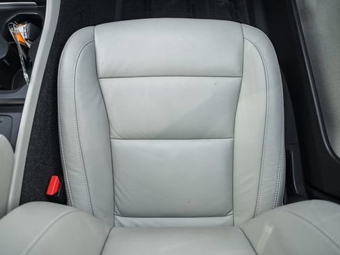 Used 2022 Volvo XC40 T5 Momentum AWD/4WD image 32