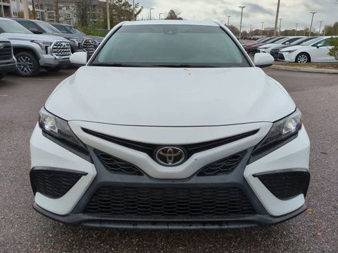 Certified 2021 Toyota Camry SE image 9