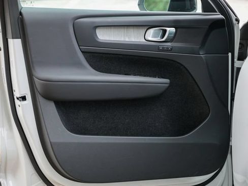 Certified 2026 Volvo XC40 B5 Plus AWD/4WD image 5