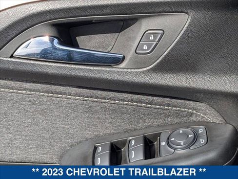 Used 2023 Chevrolet TrailBlazer ACTIV w/ Convenience Package image 11