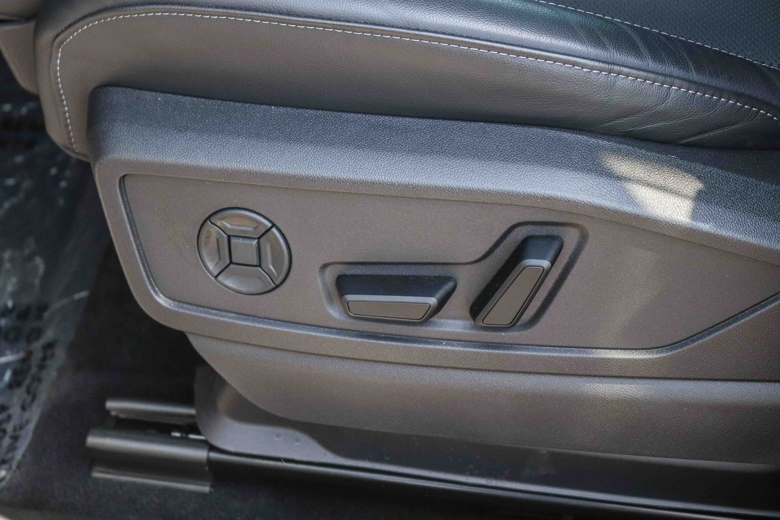 Certified 2025 Audi Q5 Premium w/ Premium Plus AWD/4WD image 24