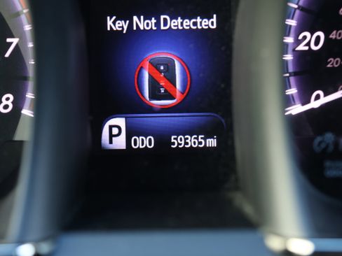 Used 2017 Toyota Avalon Limited image 20