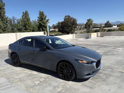 Used 2024 MAZDA MAZDA3 s image 32