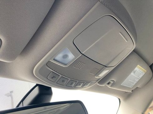 Used 2020 Ford Fusion SE FWD image 28