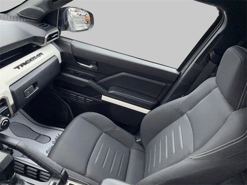 Used 2024 Toyota Tacoma TRD Off-Road w/ TRD Off Road Upgrade Package image 17