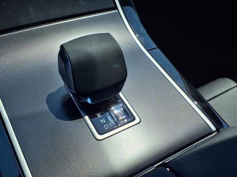 New 2026 Land Rover Range Rover Velar Dynamic SE image 13