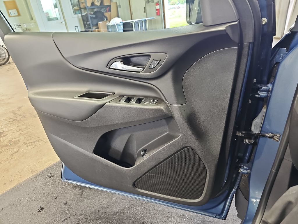 Used 2024 Chevrolet Equinox LT AWD/4WD image 28