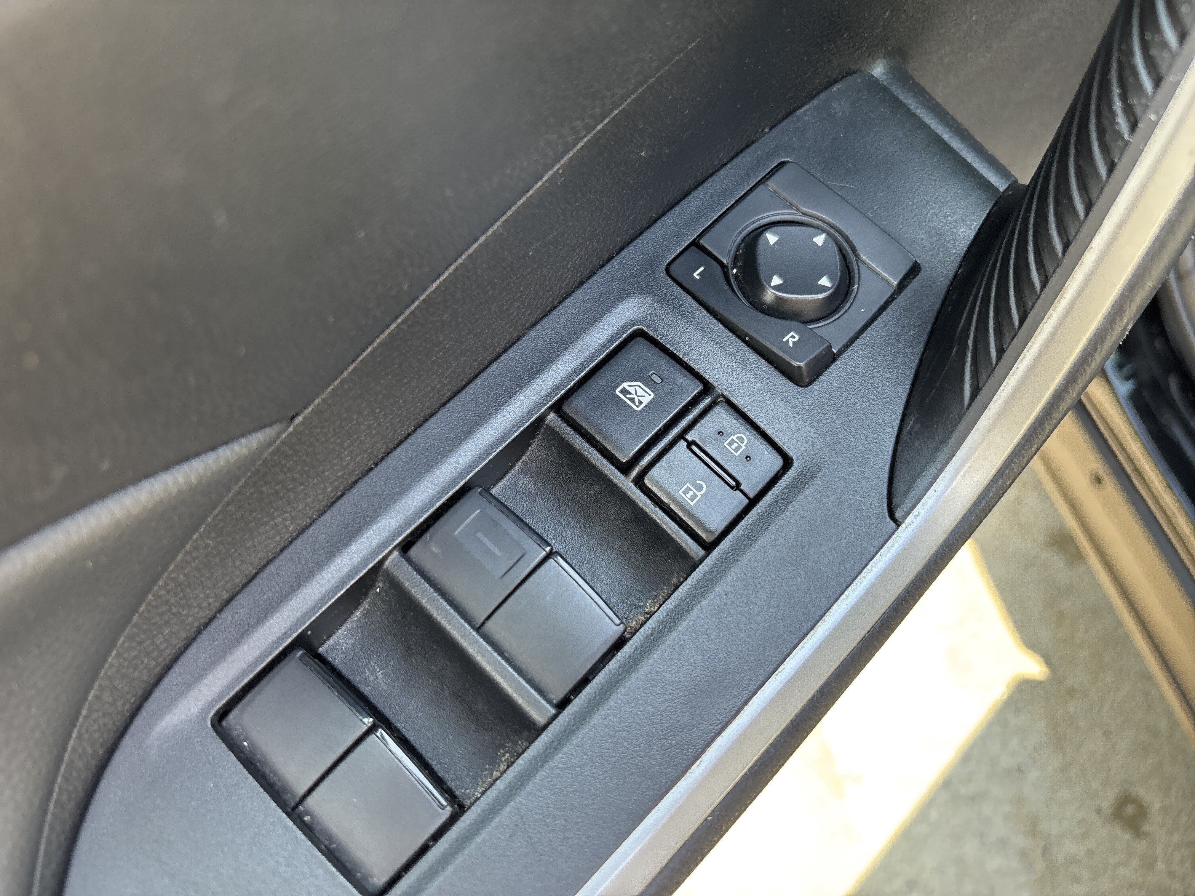 Used 2023 Toyota RAV4 LE AWD/4WD image 14