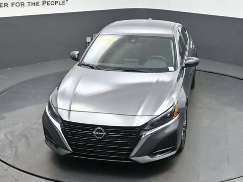 Used 2025 Nissan Altima 2.5 SV AWD/4WD image 61