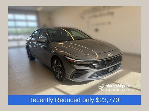 Used 2025 Hyundai Elantra Limited FWD image 1