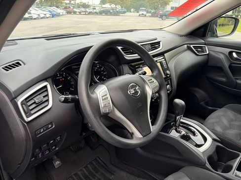 Used 2016 Nissan Rogue SV w/ SV Premium Package AWD/4WD image 13