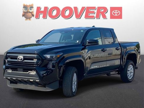 Used 2024 Toyota Tacoma SR5 AWD/4WD image 5