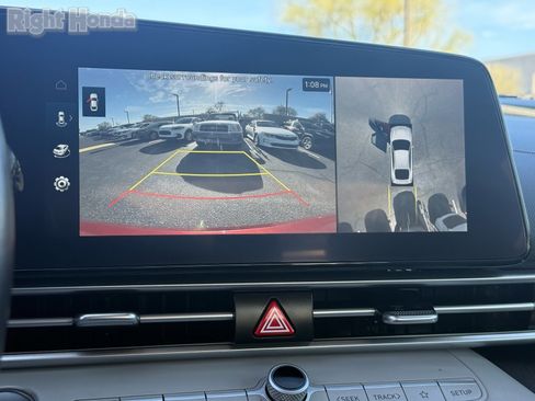 Used 2024 Hyundai Elantra Limited image 21