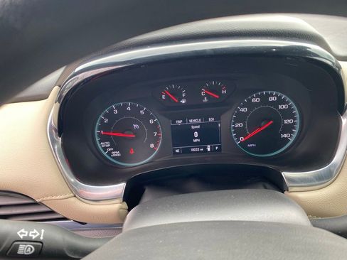 Used 2024 Chevrolet Traverse LS w/ Safety Package image 12