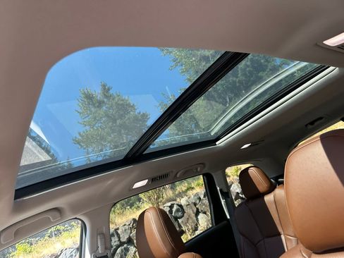 Used 2025 Subaru Ascent Touring AWD/4WD image 16
