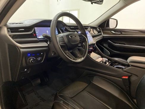 Used 2022 Jeep Grand Cherokee Limited 4xe w/ Luxury Tech Group II AWD/4WD image 18