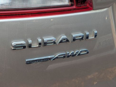 Used 2016 Subaru Outback 2.5i Limited AWD/4WD image 3