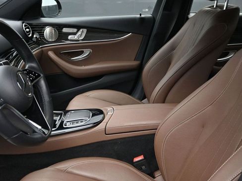 Used 2023 Mercedes-Benz E 350 4MATIC Sedan image 4