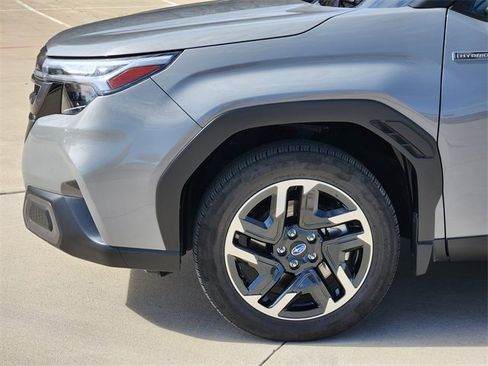 Used 2025 Subaru Forester Limited image 8