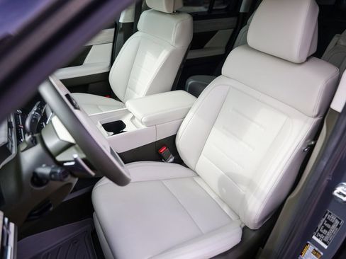 Used 2024 Hyundai Santa Fe Calligraphy image 7