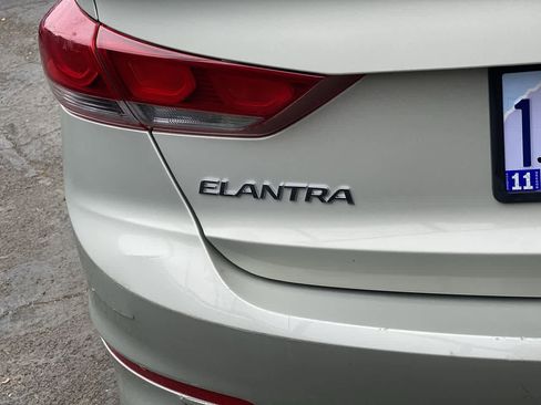 Used 2018 Hyundai Elantra Value Edition FWD image 10