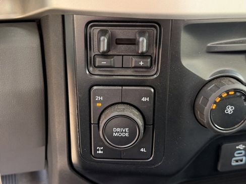 Used 2023 Ford F250 XL w/ XL Chrome Package image 23