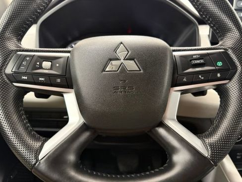 Used 2025 Mitsubishi Outlander SE AWD/4WD image 44