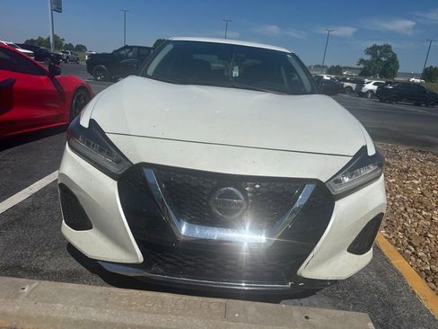 Used 2019 Nissan Maxima 3.5 S w/ Floor Mat Group FWD image 2