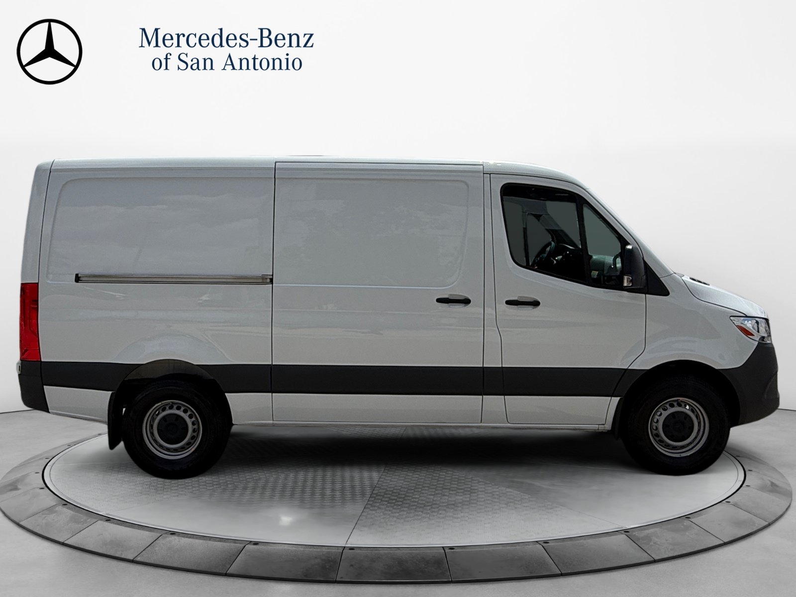 Used 2025 Mercedes-Benz Sprinter 2500 image 8